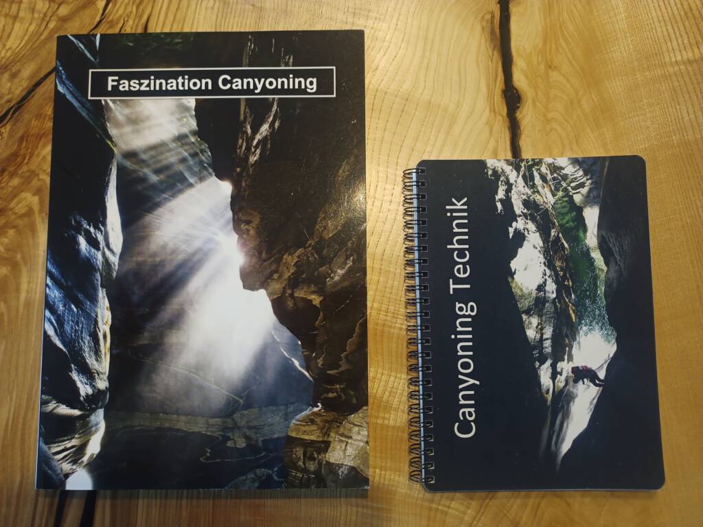 Leseprobe Faszination Canyoning A4 und Canyoning Technik A5